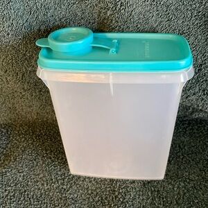Tupperware Mini Cereal Container
